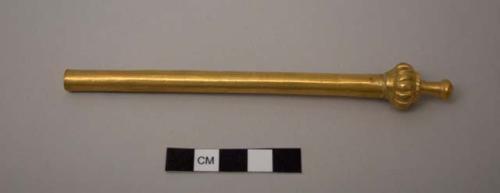 Pair of hollow gold maces-Peabody has 1; Contes have 1