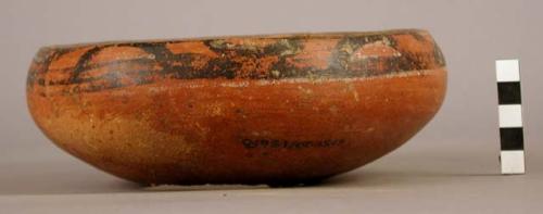 Small pottery bowl - polychrome rim