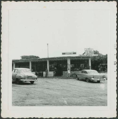 Photograph album, Yaruro fieldwork, p. 1, photo 4, urban street scene, "Columbia"