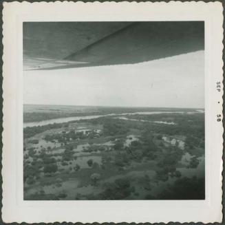 Photograph album, Yaruro fieldwork, p. 2, photo 3, aerial view of the river