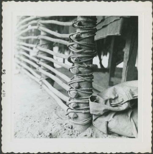 Photograph album, Yaruro fieldwork, p. 5, photo 3, view of construction technique