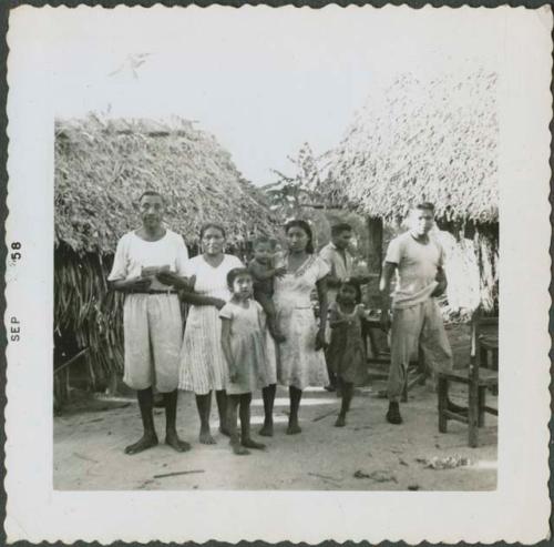 Photograph album, Yaruro fieldwork, p. 12, photo 4, Yaruro people posing for photograph