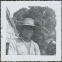 Photograph album, Yaruro fieldwork, p. 55, photo 4, man posing in hat