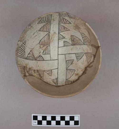 Bowl with geometric design