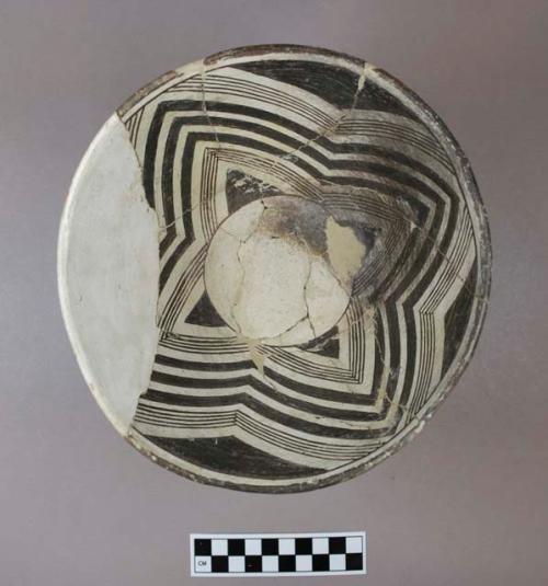 Bowl with geometric design