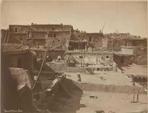 Terraced Houses, Zuni