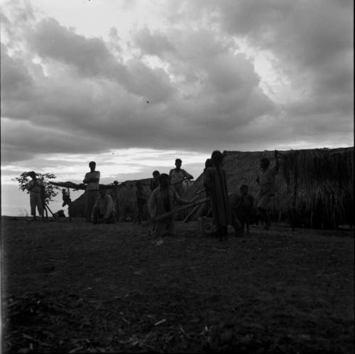 Activities and rest: Yaruro standing around village