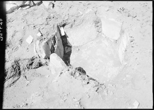 Site 264, pit lined with stones.