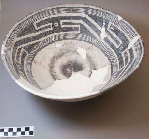 Bowl with geometric design