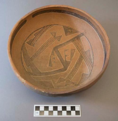 Polychrome-on-buff Bowl: geometric motif