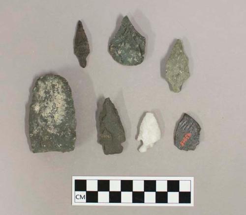 Chipped stone, including side-notched projectile points, stemmed projectile points, corner-notched projectile points, broken projectile points tips, bases and mid sections, broken biface fragments, and possible scraper