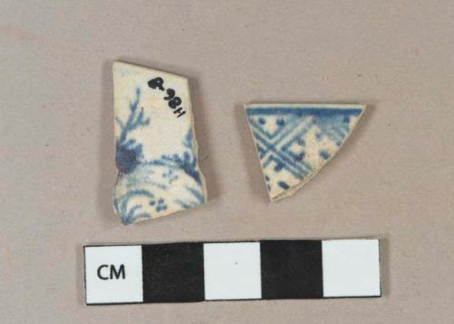 Blue handpainted pearlware vessel rim fragments, burned