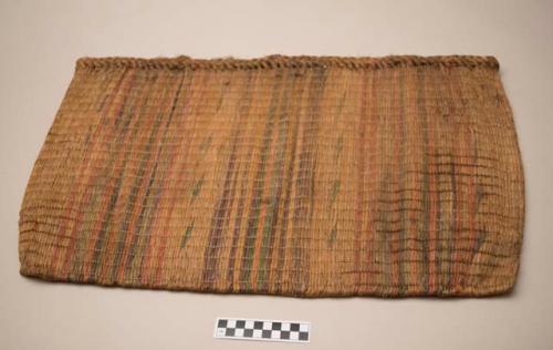 Sack woven of bark fiber, suk-pi-an-cki-mut.