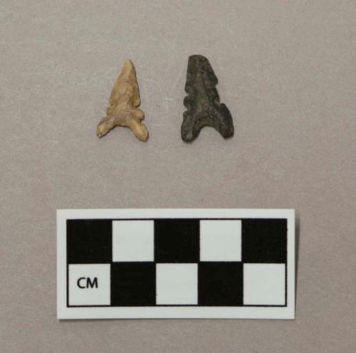 Chipped stone projectile points, stemm with side notches and lanceolate form