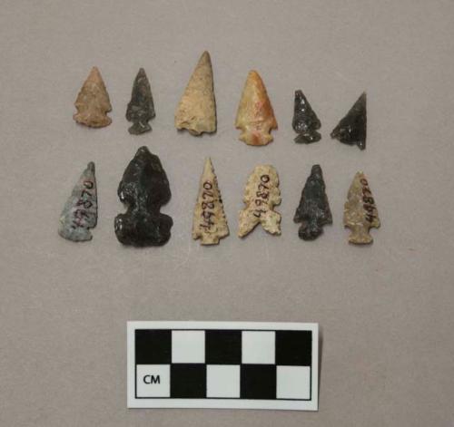 Chipped stone projectile points, various shapes