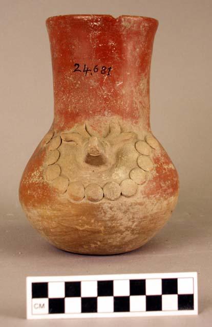 Pottery jar with deers headq