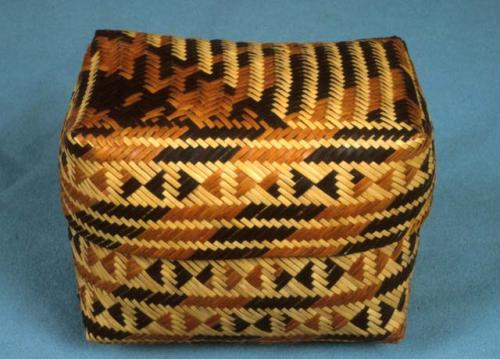 Double weave basket, "Bottom of Basket" design