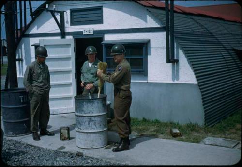 Soldiers with miteacide barrel