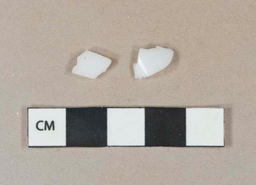 White undecorated milk glass vessel body fragments