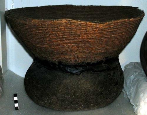 Mortar with basket top