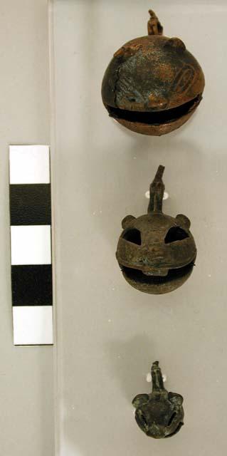 Metal bell, animal head