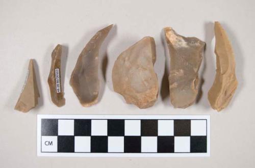 Chipped stone, flint blades and angular chipping debris