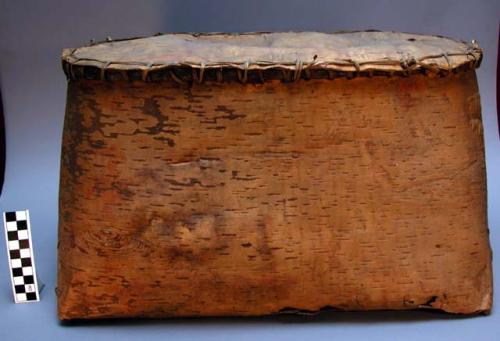 Birchbark sugar basket, 'mokola'.