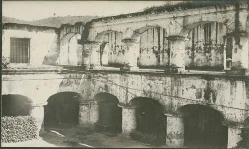 Antigua, building ruins