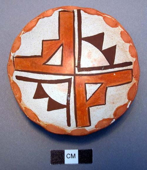 Small recent pueblo dish in which navajo tobacco (38-55-10/12967) was sent by Da