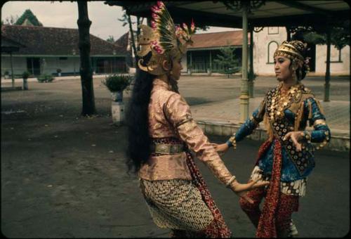 Golek Menak, Jogja style