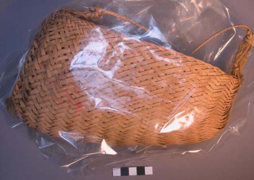 Triangular basketry bag