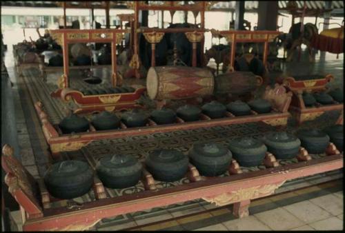 Holy iron gamelan, Palace