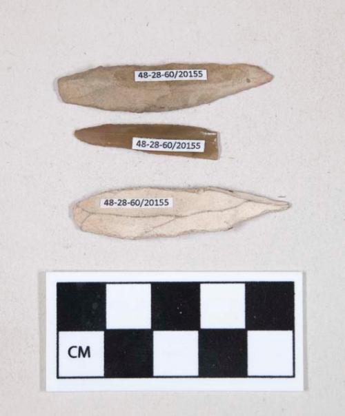 Chipped stone, flint unifaces, blades worked into points