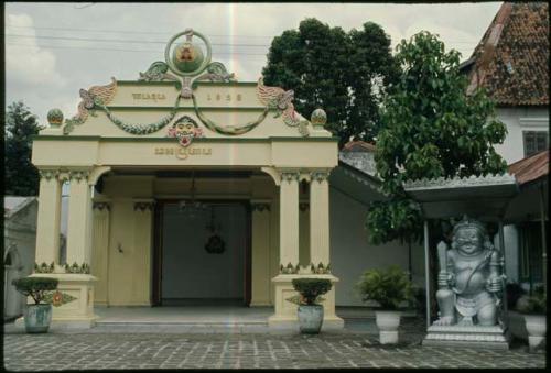 Sultan's palace, entrance