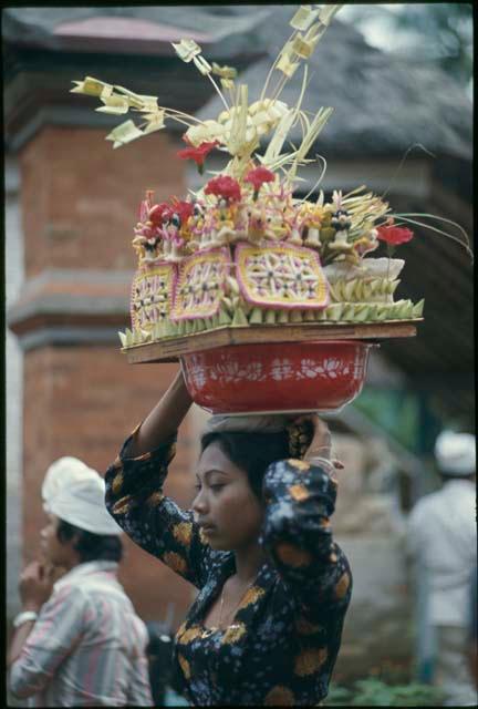 Sadjen, Barong Landung ceremony