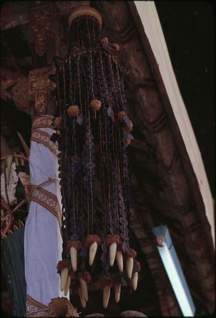 Pis bolong - ceremonial decoration