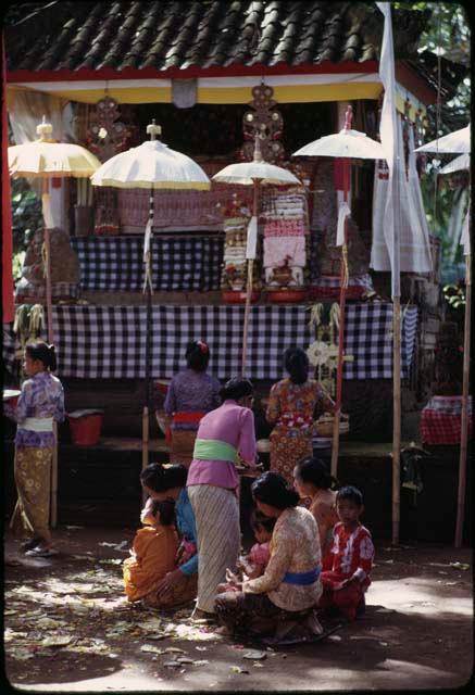 Kuningan ceremony at temple