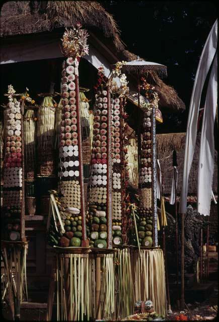 Sadjens, ceremony at Samantiga Temple