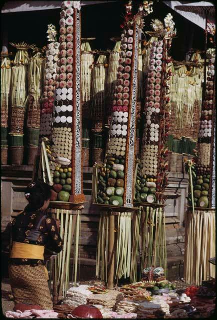 Sadjens, ceremony at Samantiga Temple