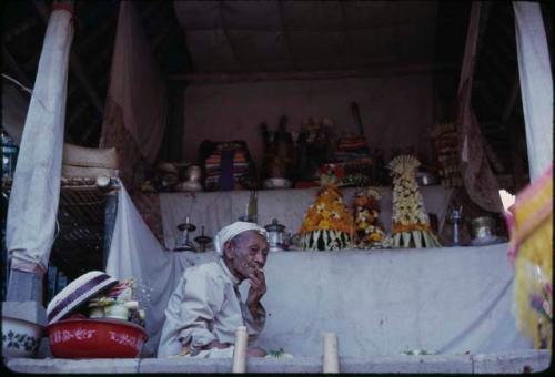 Priest, ceremony at Samantiga Temple