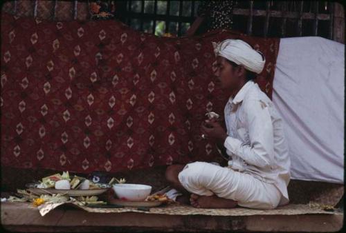 Priest, ceremony at Samantiga Temple