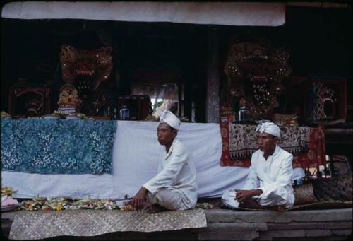 Priests, ceremony at Samantiga Temple