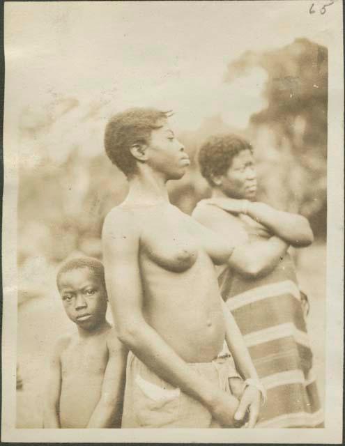 Buta to Monga, two women and child