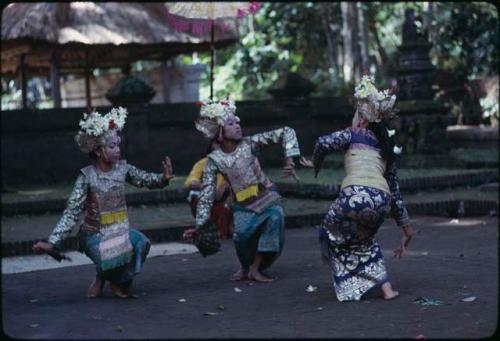 Legong rehearsal