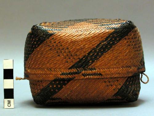 Small trinket basket