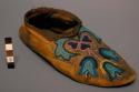 Beaded moccasin - floral design