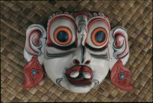 Wayang wong mask "Trisira" by Gelodog