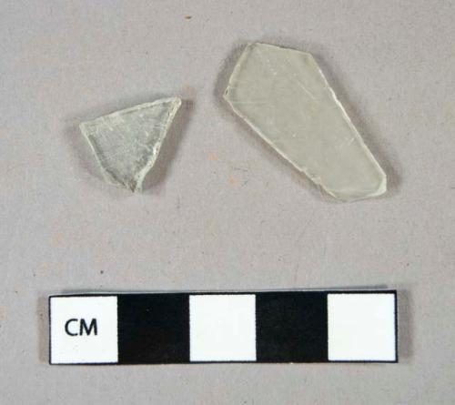 Glass, flat, clear (2), frosted (1), fragments