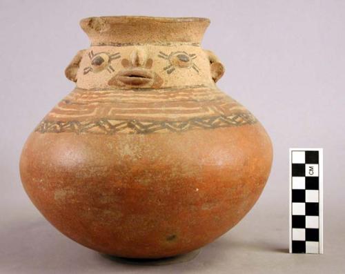 Nicoya Carillo Polychrome effigy vessel found with maize cob