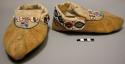 Pair of leather moccasins with beaded decoration - 3 pieces, straight toe seam &